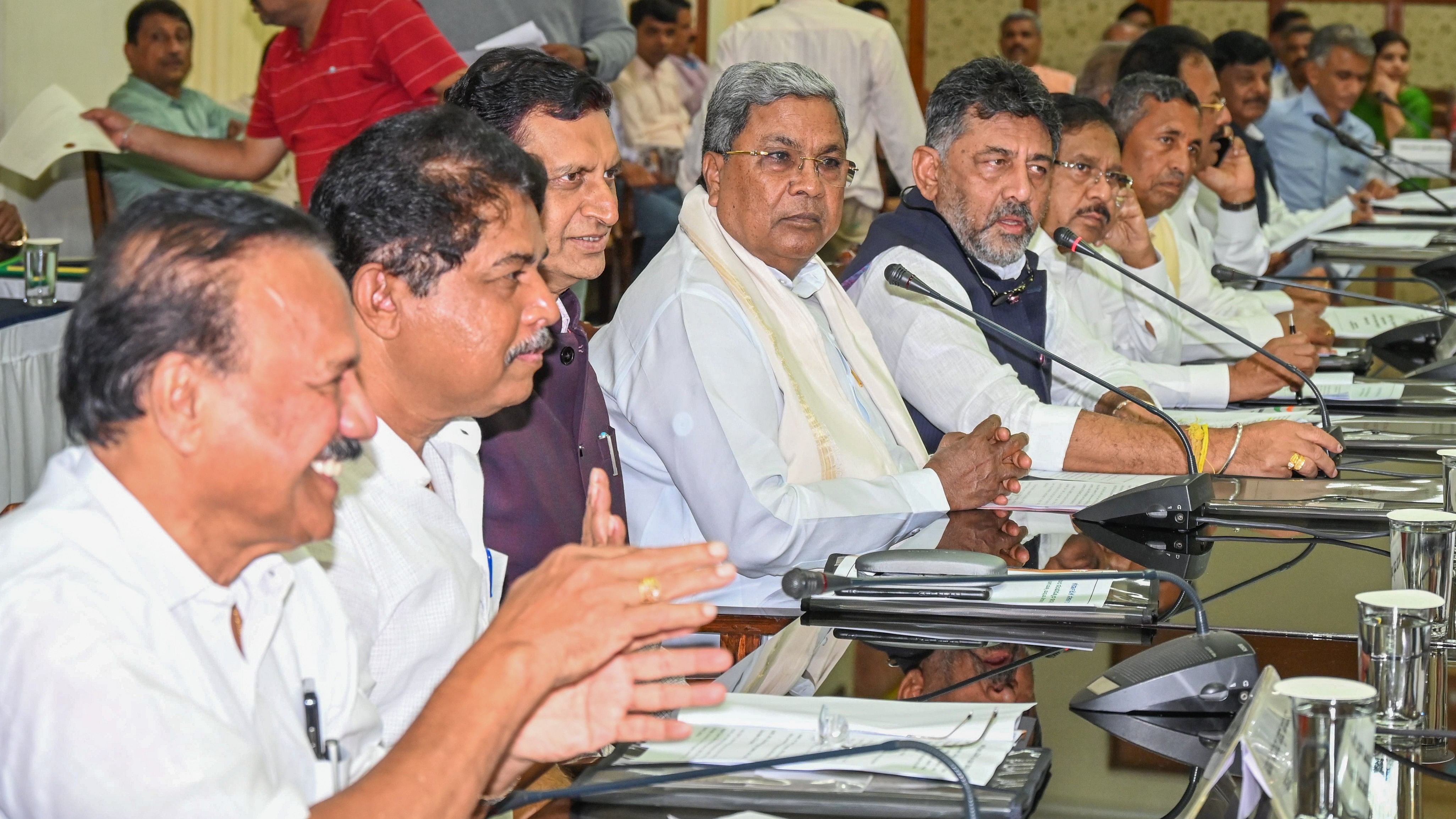 <div class="paragraphs"><p>Karnataka Congress leaders during a meeting&nbsp;</p></div>